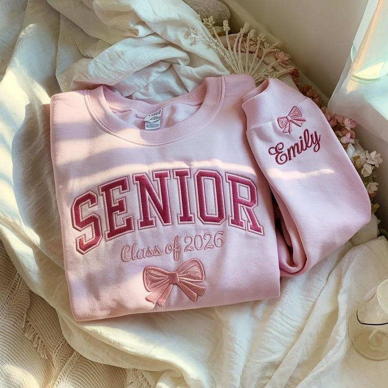 🎀 Custom Senior Sweatshirt – Class of 2026 with Name & Bow Embroidery 🎀