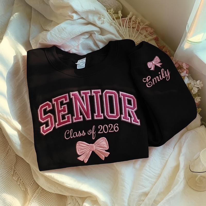 🎀 Custom Senior Sweatshirt – Class of 2026 with Name & Bow Embroidery 🎀